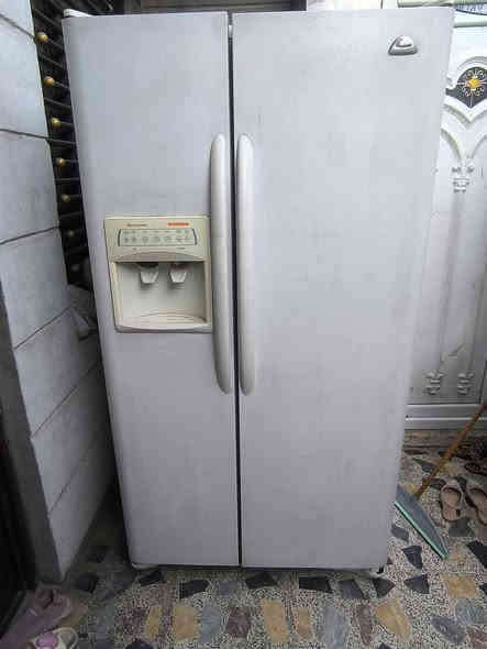 السلام عليكم ثلاجه ومجمده بيهه براد عل شغل العنوان البلديات شارع المصرف والسعر ،٢٥٠ ،) وبيه مجال ***********
