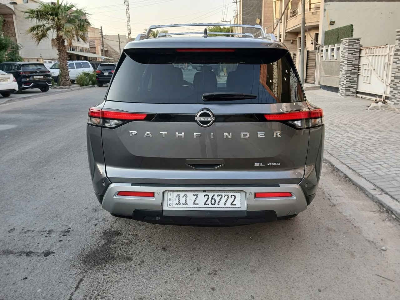 نيسان بافندر ٢٠٢٢ وارد امريكي ماشيه ٣٨ ميل فول مواصفات من عده الفتحة بيها ٣ قطع صبغ بدون ايرباك السياره مابيها اي نقص  باسمي مكاني بغداد
***********

