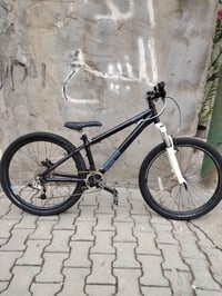 جاينت stp غني عن التعريف دراجة صار يومين من نازلة من الحاوية عليهة ادا...