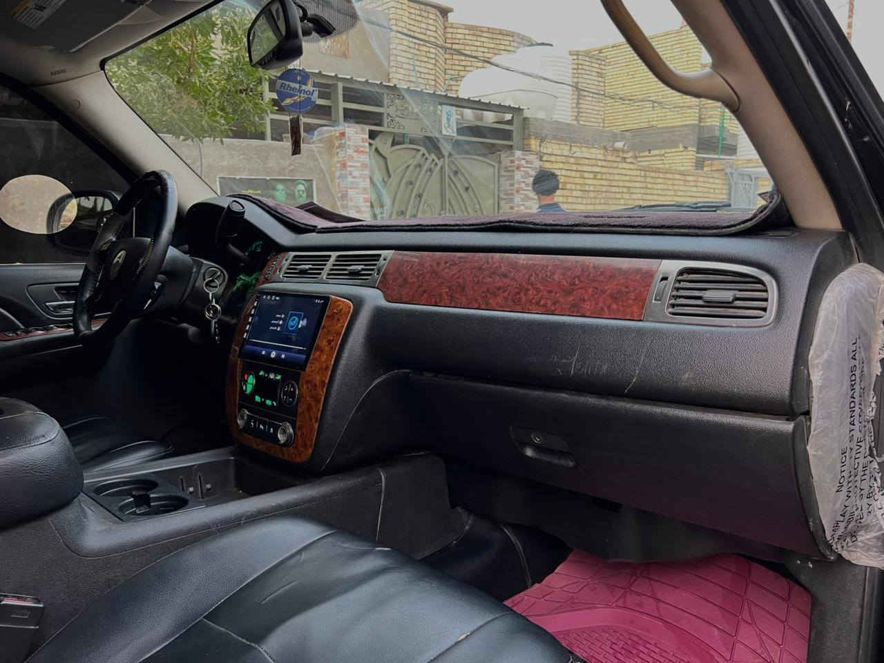 سلام عليكم تاهو ادوات مكفوله من الكص البيع موديل 2012 سياره جديده بمعنه الكلمه باتري جديد كهربائياته كله شغاله تبريد ثلج ويه سويج كير محرك 
خير من الله المكان بغداد النهروان السعر 95 وبيه مجال حك الجيه شراي يتصل ***********
