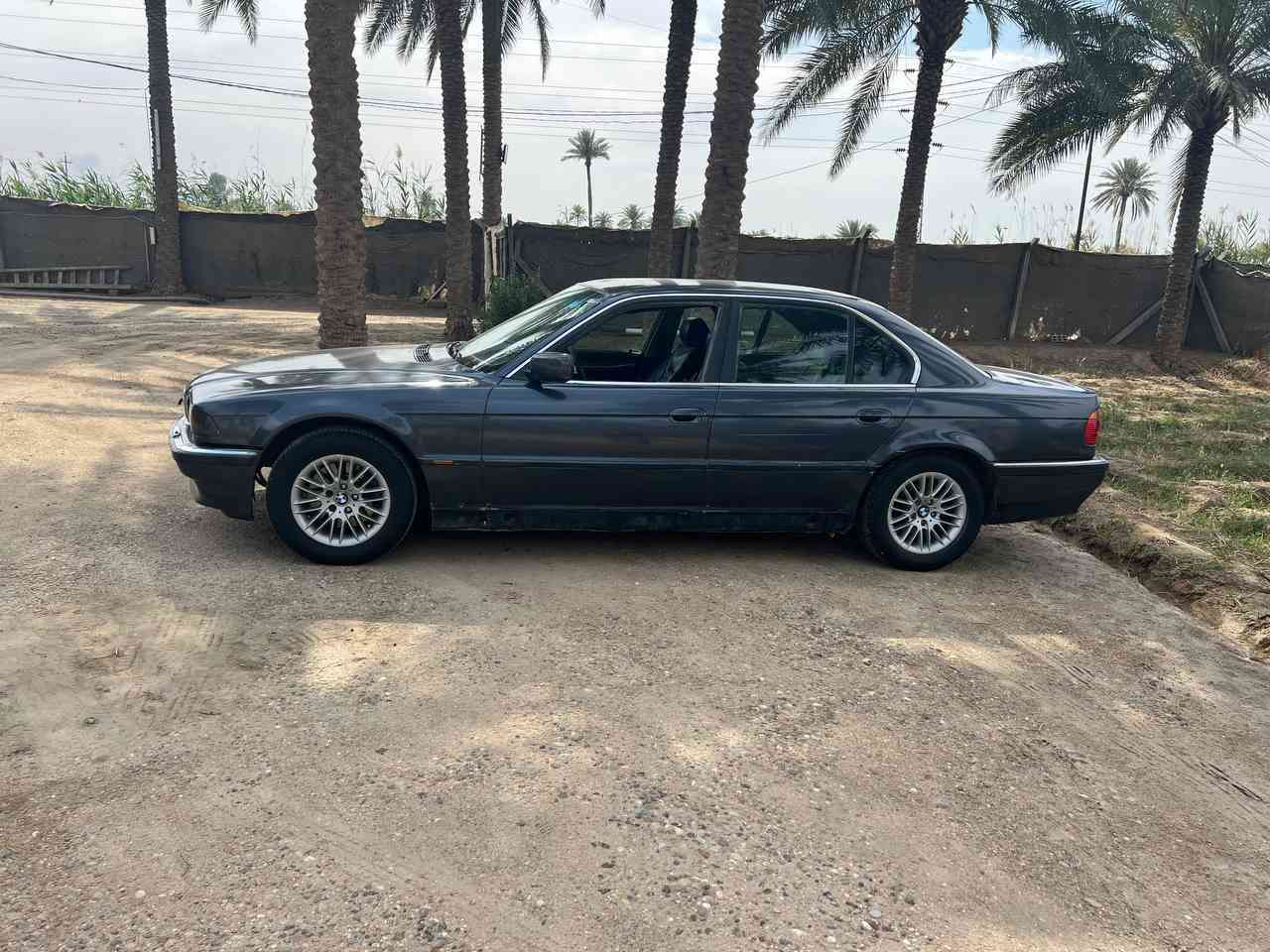 سلام عليكم للبيع فقط
بي ام كاسح باب طويل
8سلندر اصل وفصل
ينرادلها ترتيبات بسيطه
مبدل بيها سلف جديد أيسي جديد
ايرفلو الاصلي ابو ال145 الف
دواخل كهرباء
ويل كرن الغزال اصلي 
السعر:57 وبيها مجال
رجائا المو شراي لا يتعبني رحمه لوالديكم اقرا المنشور واقتنع بلصور وحاجيني تشلع عيوني *********** رقمي+متواجد خاص
