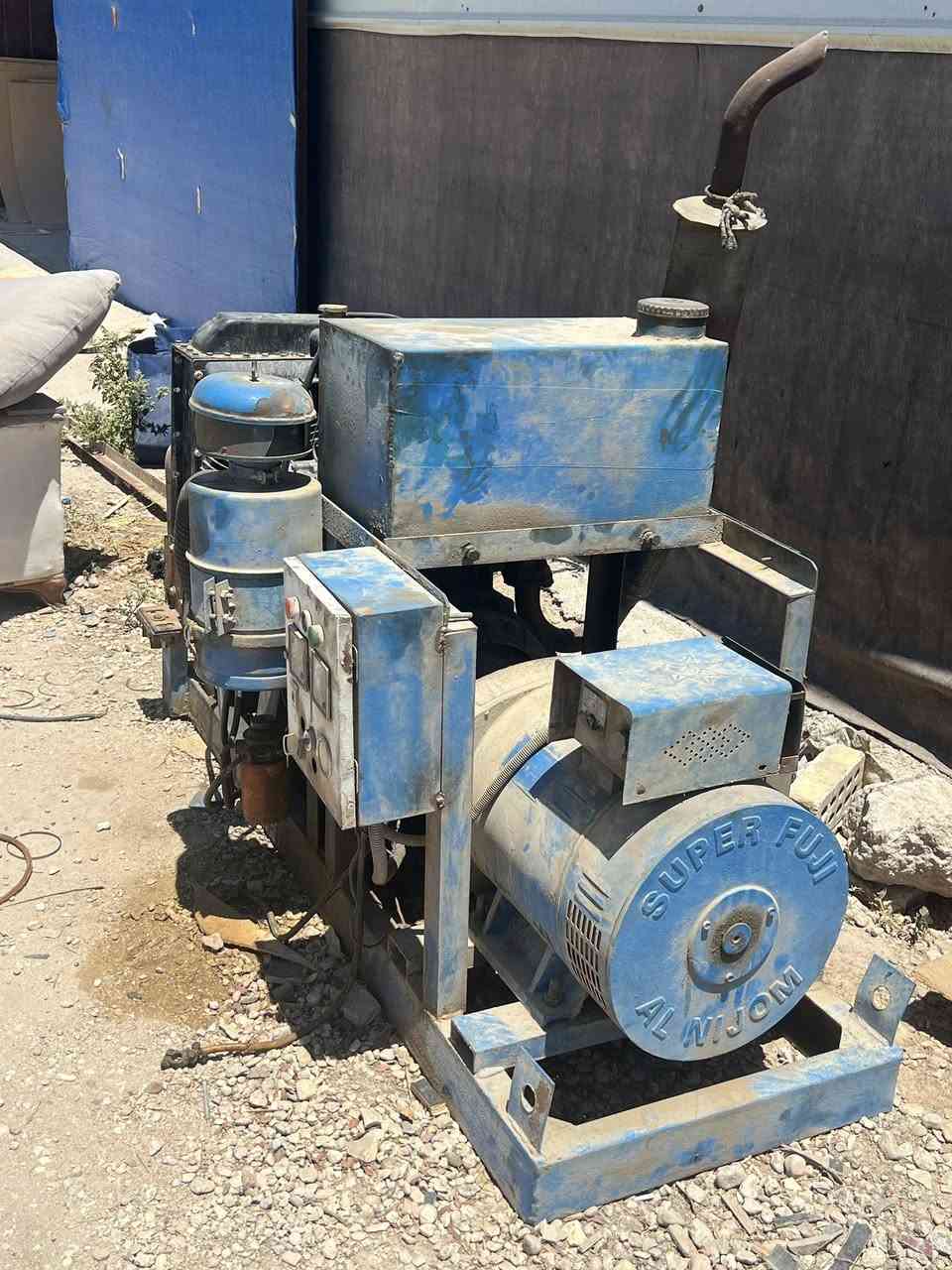 مولد كيا 2700ثري فيز
30 kv 
جاهزه وشغاله 
السعر 15 وبيه مجال 
مكانه بالحله 
***********
