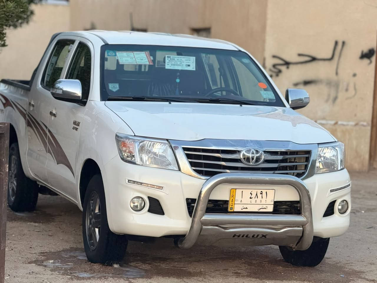 السلام عليكم
تويوتا هايلوكس  2014الساير كويتي شاصي19 اوتماتيك السياره جاهزه من كلشي بالكارتون سياره مامتعوبه ع ايدي رقم باسمي محرك كير مكفولات السياره جاهزه ع اخر حبايه مابيه اي نقص بيه صبغ ربع الباب الامامي لتواصل *********** سعر 208
