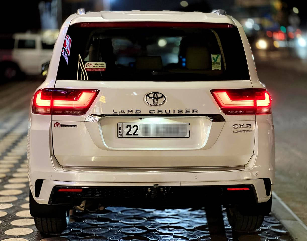 اللهم صل على محمد وآل محمد 
للبيع 
لاندكروز  2023 لمتد اصلي مو شد جديدة جداً سيارة ام الضمان مواصفات  لمتد اربع كامرات
محرك 4000 تنفس طبيعي ماشيه 72 الف
كشنات الاماميه تبريد وكهرباء 
3 شاشات وتطبيق السيارة كفالة عامة من اي ملاحظه سياره بحالة الوكالة 
رقم اربيل ومكانها بغداد 
السعر ( 6  شدات و 75 ورقه ) 
للأستفسار ***********
