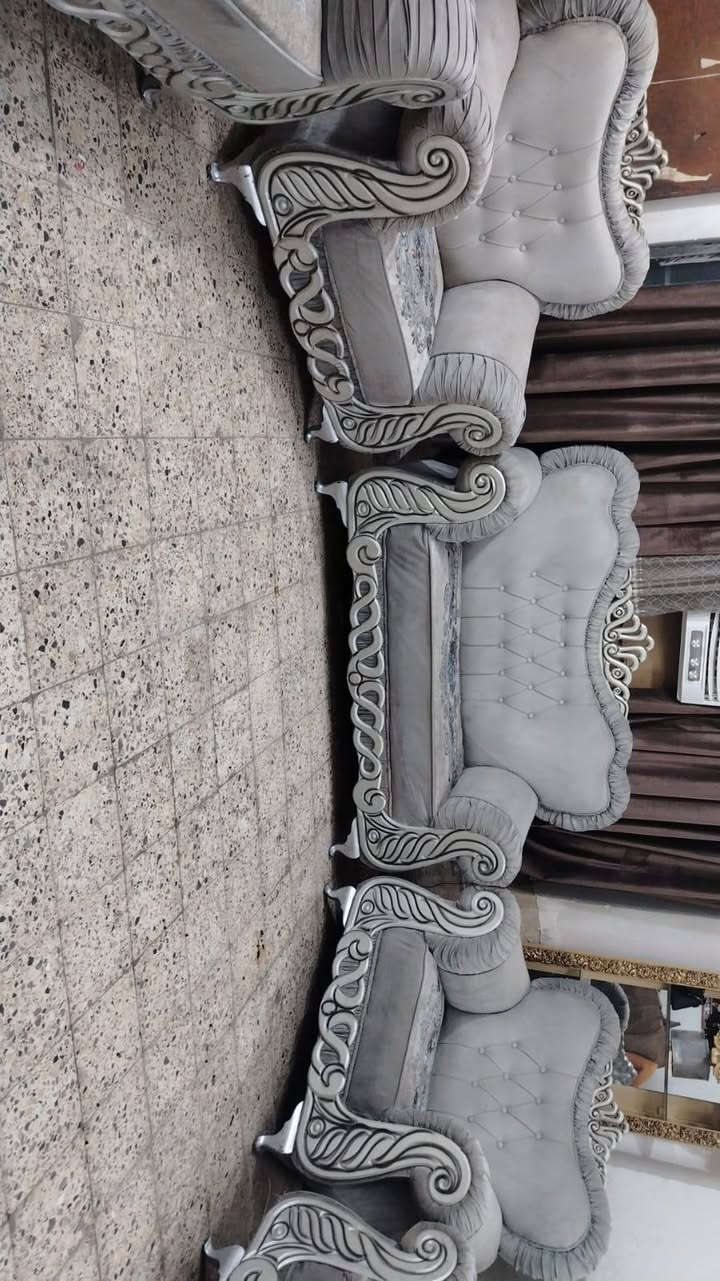 تخم 10 مقعد💺 اخو جديد أي ضرر مابي خشب بلوك تسكام تكمه سفنج ضغط عالي تفحص وتأخذ سعر ,,300,,بي مجال مكان لبياع *********** يوجد واتساب
