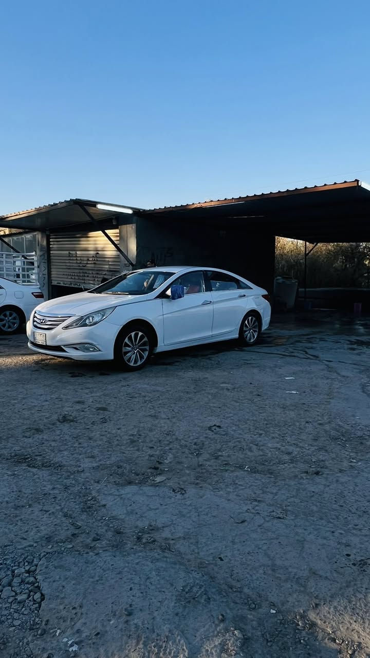 السلام عليكم سوناتا خليجي مديل ١٣ شكل ١٤ سياره خير من الله  مواصفات ويل ١٧ تبريد قطعتين تحكم جهتين شفتات ستيرن كشن كهرباء  داخل بيجي المواصفات المعروفه رقم السياره كربلاء مكان السياره بابل السعر ١٢٣ وبيه مجال الاستفسار  السونار مرفق بالصور ***********/***********
