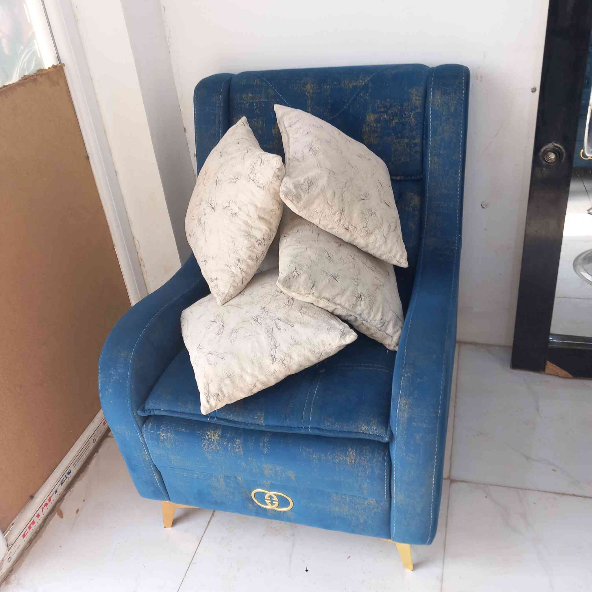 تخم قنفات تركي اخو جديد نضافه ١٠٠ بالميه عشر مقاعد مع كوشات للبيع اي استفسار اتصل *********** يرهم مراوس هم
