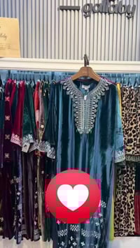 ملابس • مقاسات L-3XL • توصيل