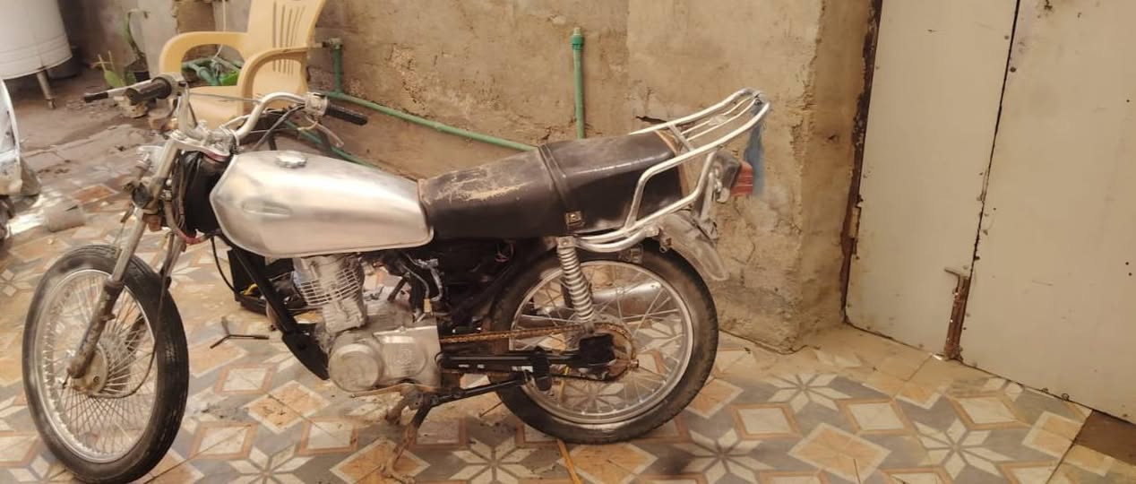 السلام عليكم ورحمه أربعه كير تايكر شغاله جيب بانزين ونطلق سعره مناسب ب225 ***********
