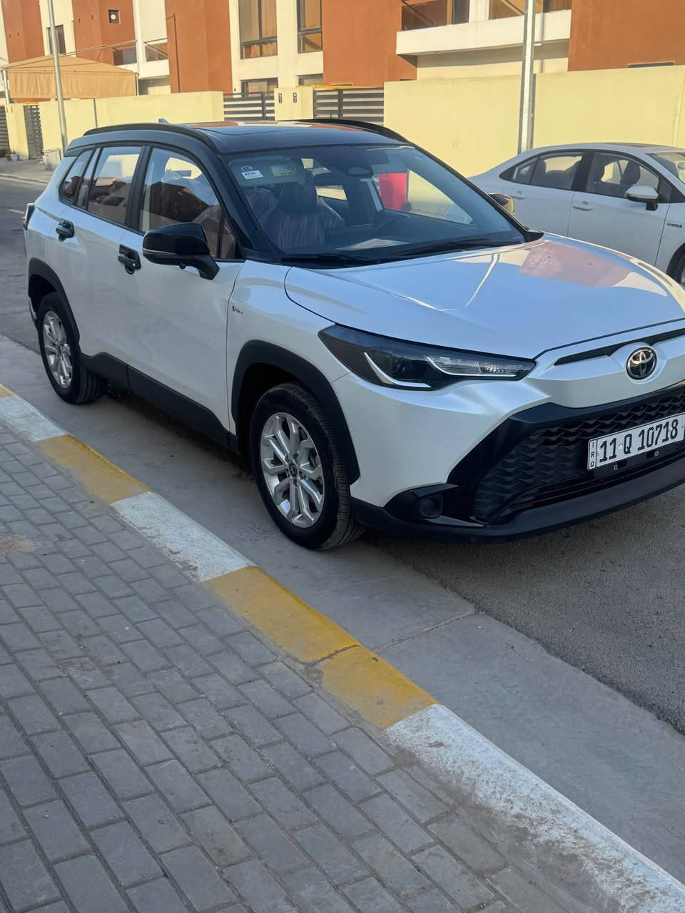 بسم الله الرحمن الرحيم 
السلام عليكم 
تويوتا فرونت لاندر هايبرد 2025
تو كلر لونين ابيض سقف اسود 
المواصفات فول
فتحة سقف 
كراسي كهرباء
تبريد قطعتين
شاشة كبير اندرويد اوتو وابل كار بلي
4كامرات محيطية 360درجة
داخل لون قرميد مميز كشنات جلد
اوتو هولد 
هاند بريك دكمة
درايف مودل ثلاث وضعيات
تحديد مسار قيادة شبة الية
رادار مانع تصادم 
اشاير بالمري 
ملاحظه السياره قبل شهرين مشتريها زيرو 
حاليا ماشيه 15الف قابل للزيادة 
السياره مكفولة من الدعامية للدعامية
السعر:28مليون دينار
العنوان بغداد
للتواصل *********** متوفر واتساب بغداد, العراق
