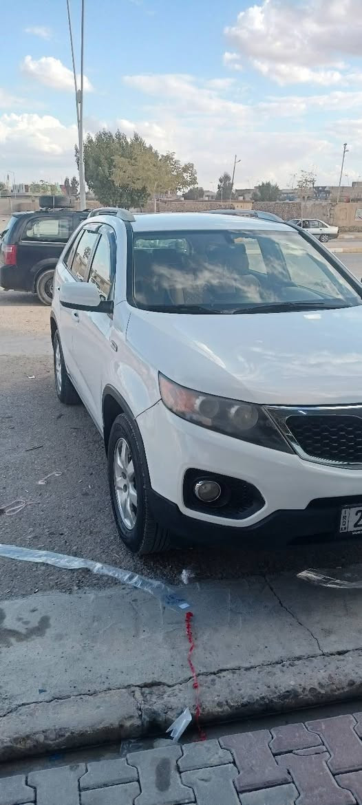 السلام عليكم سورنتوا 12 خليجي 7 راكب مكفوله بيها شبر بارد اسفل باب الخلفي يمين سياره مكينه 2400 مجفته شغل درجه اولى وجاهزه مابيها نقص سعر 135 وبي مجال مكان السياره انبار هيت 
***********
