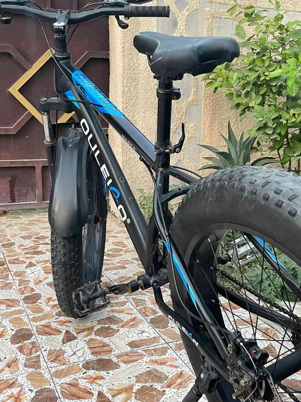 السلام عليكم اخوان بايسكل دبابه للبيع خالي من اي عيوب فقط الجاملق الخلفي السعر 135 وبي مجال يوجد توصيل جميع المحافضات للتواصل واتساب ***********
