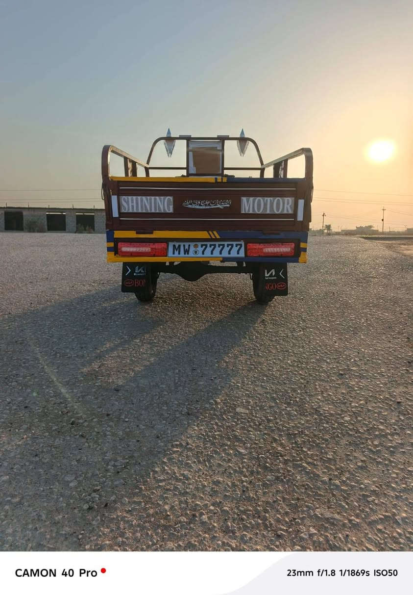 السلام عليكم ستوته للبيع موديل 15 مقفوله كفاله عامه محرك 23 مالكها بابل تجمع تساهله اوراق كفاله عامه مليون 200 و50 وبيها مجال***********
