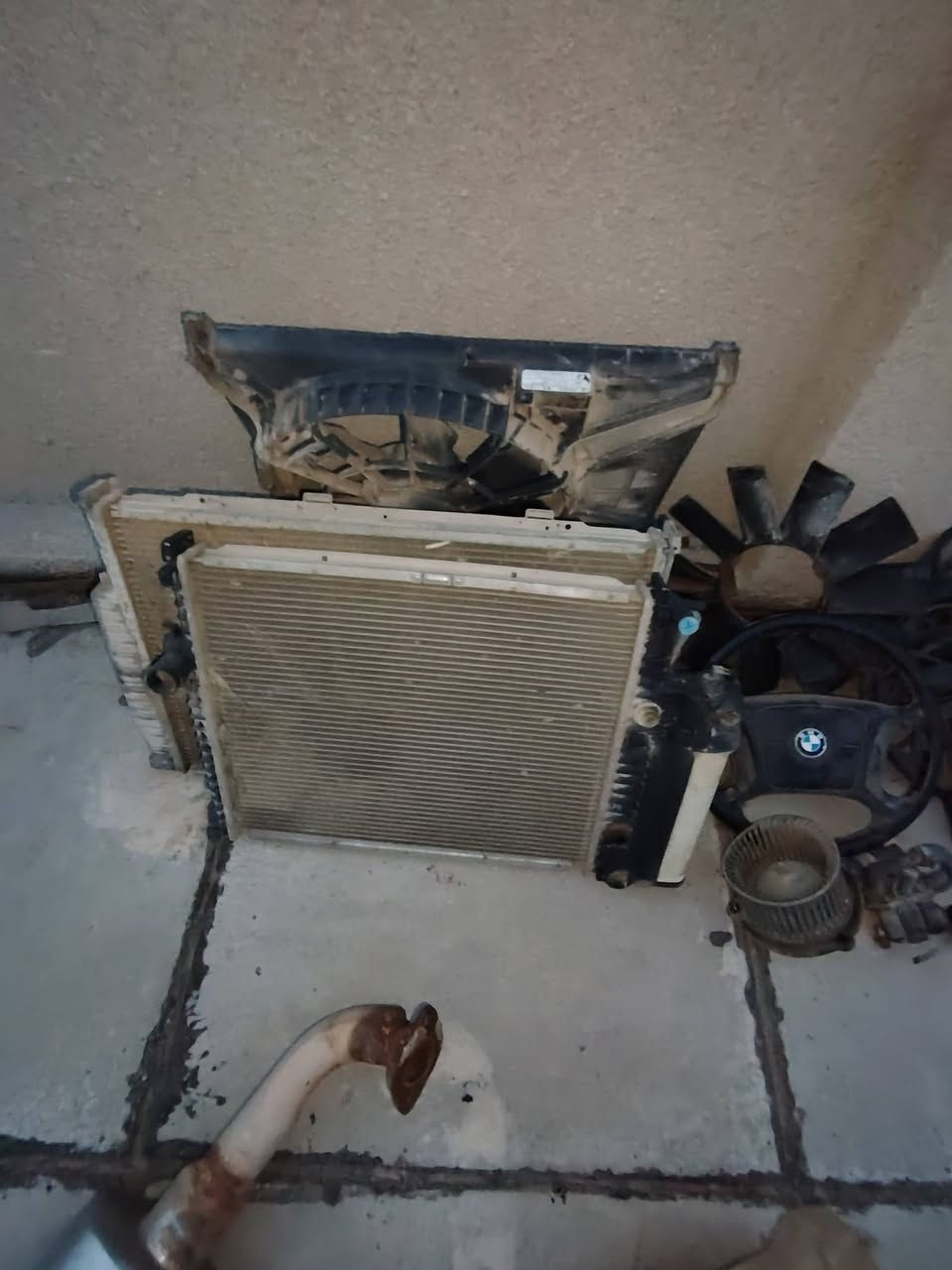 السلام عليكم غراض بيم للبيع كلها للستفسار ***********
