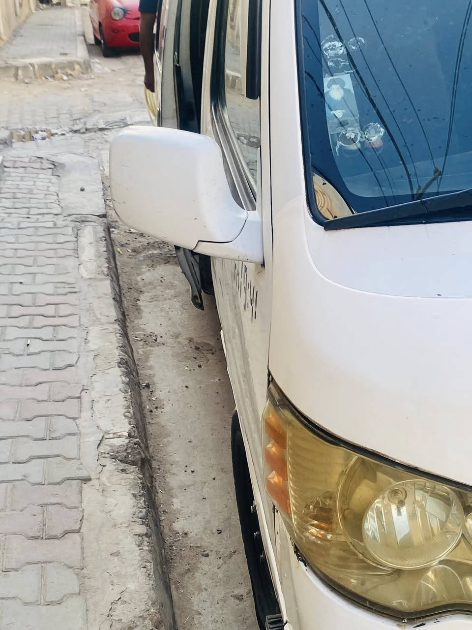 السلام عليكم سياه جنبي للبيع H1كير ومحرك كفاله البدي حلو السياره حره بسمي رقم إنكليزي *********** العنوان كربلاء
