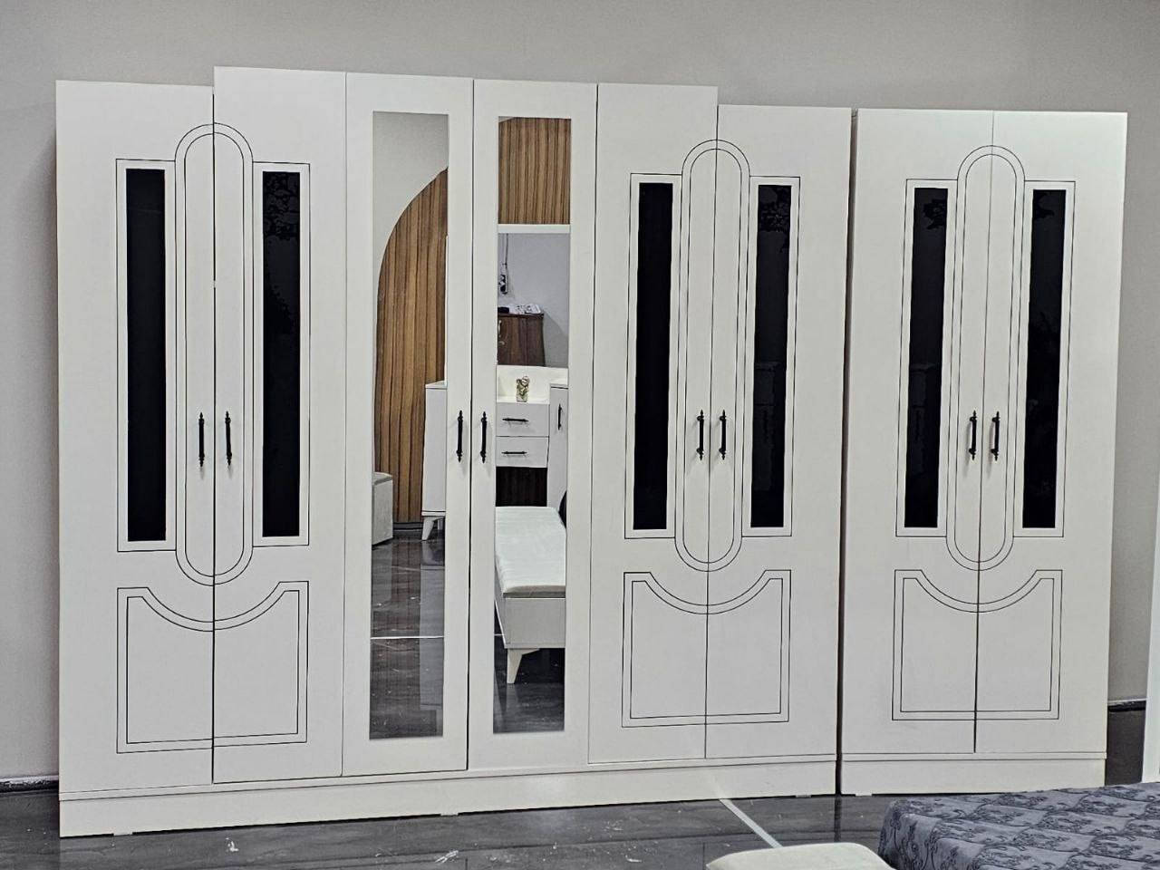 السلام عليكم 
غرفة نوم تركي موديل كوتا 

10 قطع سرير مخزن 
مكان بغداد ويوجد توصيل للمحافظات
السعر خاص


**إذا كنت صاحب هذا الإعلان وتريد حذفه لأي سبب، رجاءا أرسل رسالة إلى الدعم الفني**