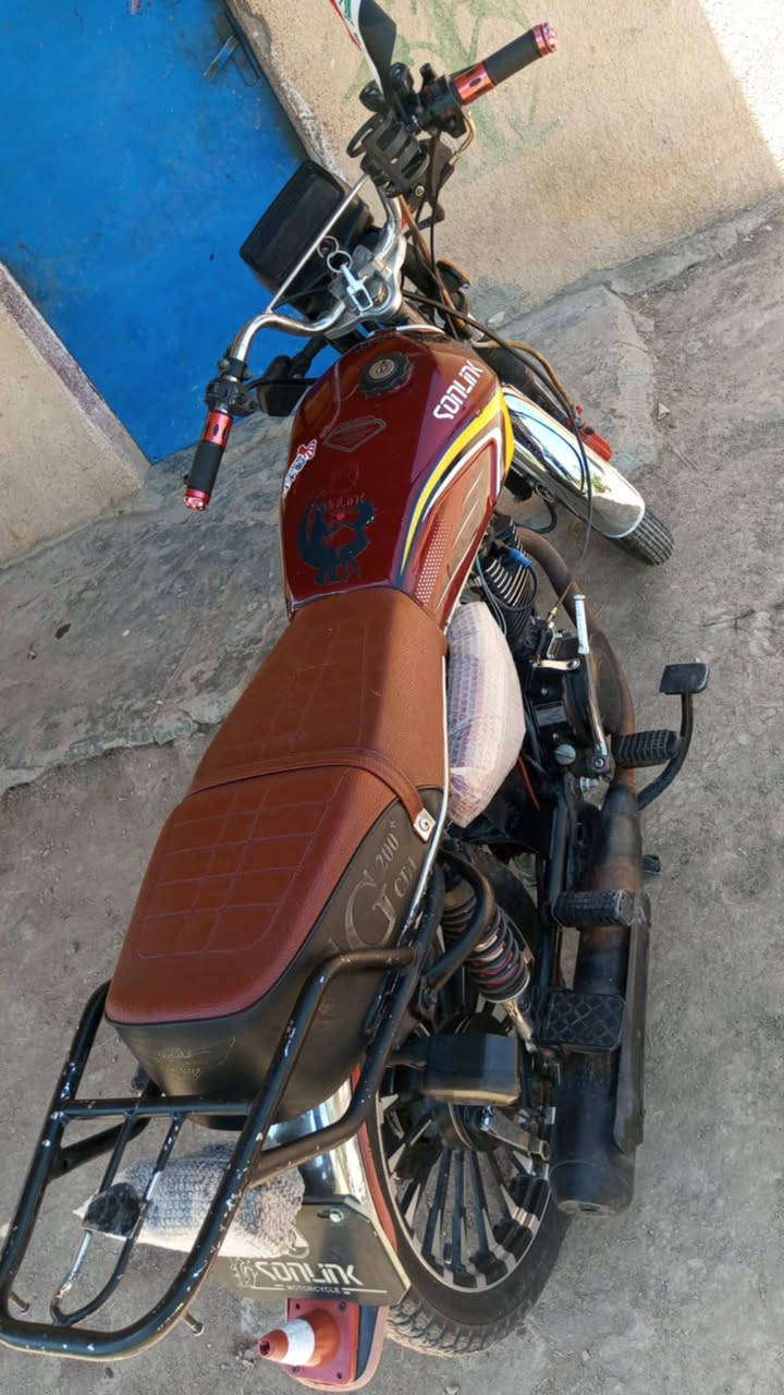 🏍️ للبيع | دراجة سولنك موديل 2024
✅ موديل: 2024
✅ محرك 200 CC
✅ خمسة كير
✅ كفالة عامة
✅ بدون أي نقص أو ملاحظات
✅ أوراق كاملة وجاهزة

💰 السعر: 700 ألف دينار
🔹 السعر قابل للتفاوض (بيها مجال)

📍 الموقع: بغداد – المحمودية

📞 للتواصل:
اتصال | واتساب | خاص
***********
