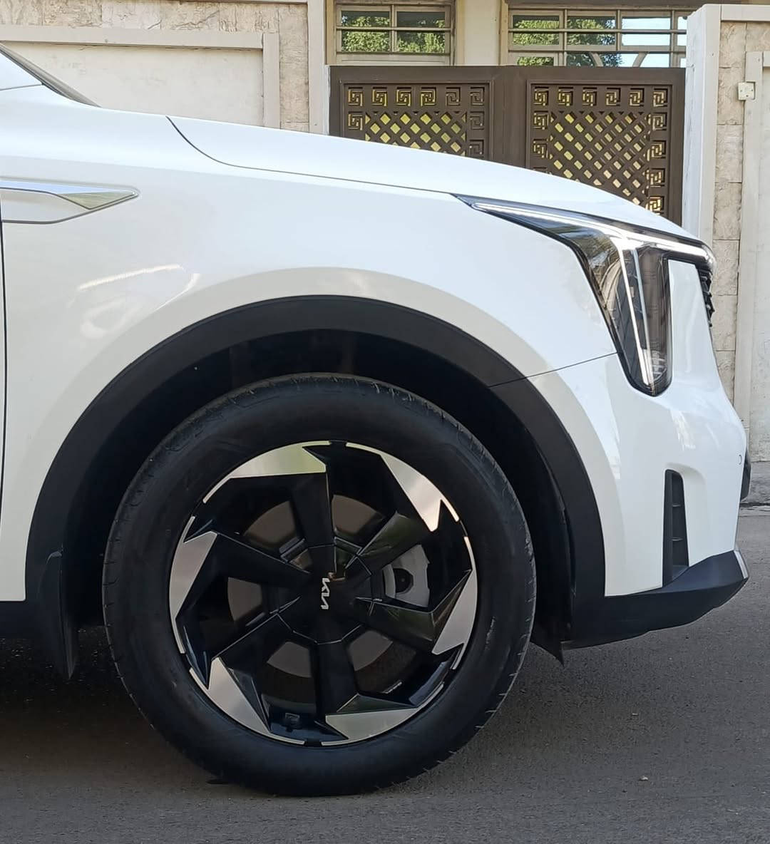 سلام عليكم
سورنتو 2024 رقم بغداد مشروع ابسمي هزه ورقم وسنويا جدد

السياره كفاله عامه من ظربه صبغ تبديل بارد السياره ابدون اشخوط ورصعات فقط مكان واحد Pdr تقريبا اربع اصابع ومينشاف ولا يبين فقط بالسونار

مواصفاتهه . فوول 1/1

. بنوراما
. نظام ترحيب
.بصمه تشغيل + بصمه ابواب
. صندوق كهرباء
. 6 سلندر
. 7 راكب
.4 انظمه قياده
. سايد بريك بصمه
. 3 قطع تبريد
. حساس امامي + خلفي
. تحديد مسار + مثبت سرعه
. تشغيل عن بعد
اشاير بالمري + مري شفط… وهواي مواصفات

السعر  320 وبيهه مجال بصيط 

مكانهه بغداد

***********
