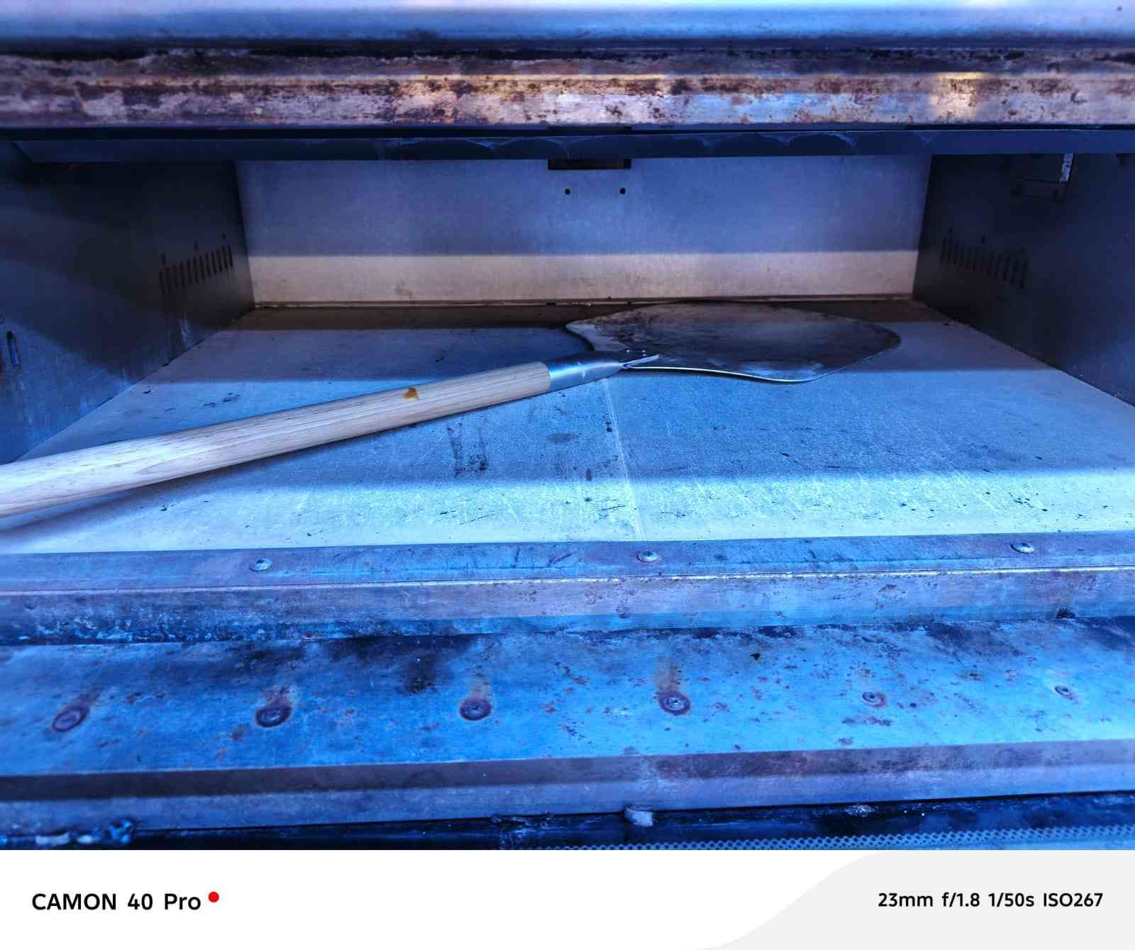 السلام عليكم غراض مطعم للبيع نضافه 100% الاستفسار ***********
