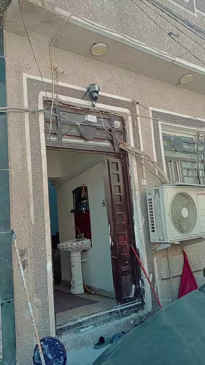 السلام عليكم بيت 50متر واجهيه 7نزال 8 طابقين كاع محمد حلو قرب مدرسه الريان نهاية شارع أبو طالب.قريب على أمام .سعر واستفسار على رقم
***********
