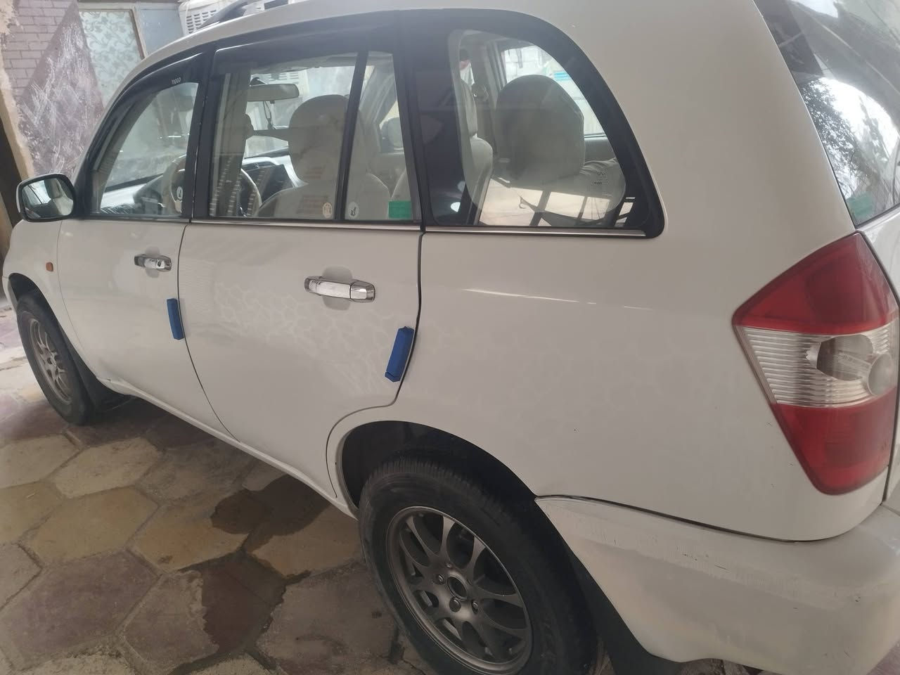 سلام عليكم 
تيگو 2011 محرك 2000 كير ميكانيكي تخم تاير جديد صدر نضيف كهربائيات نضيفة سعر 55
بسمي عنوان بغداد حي النصر
***********
