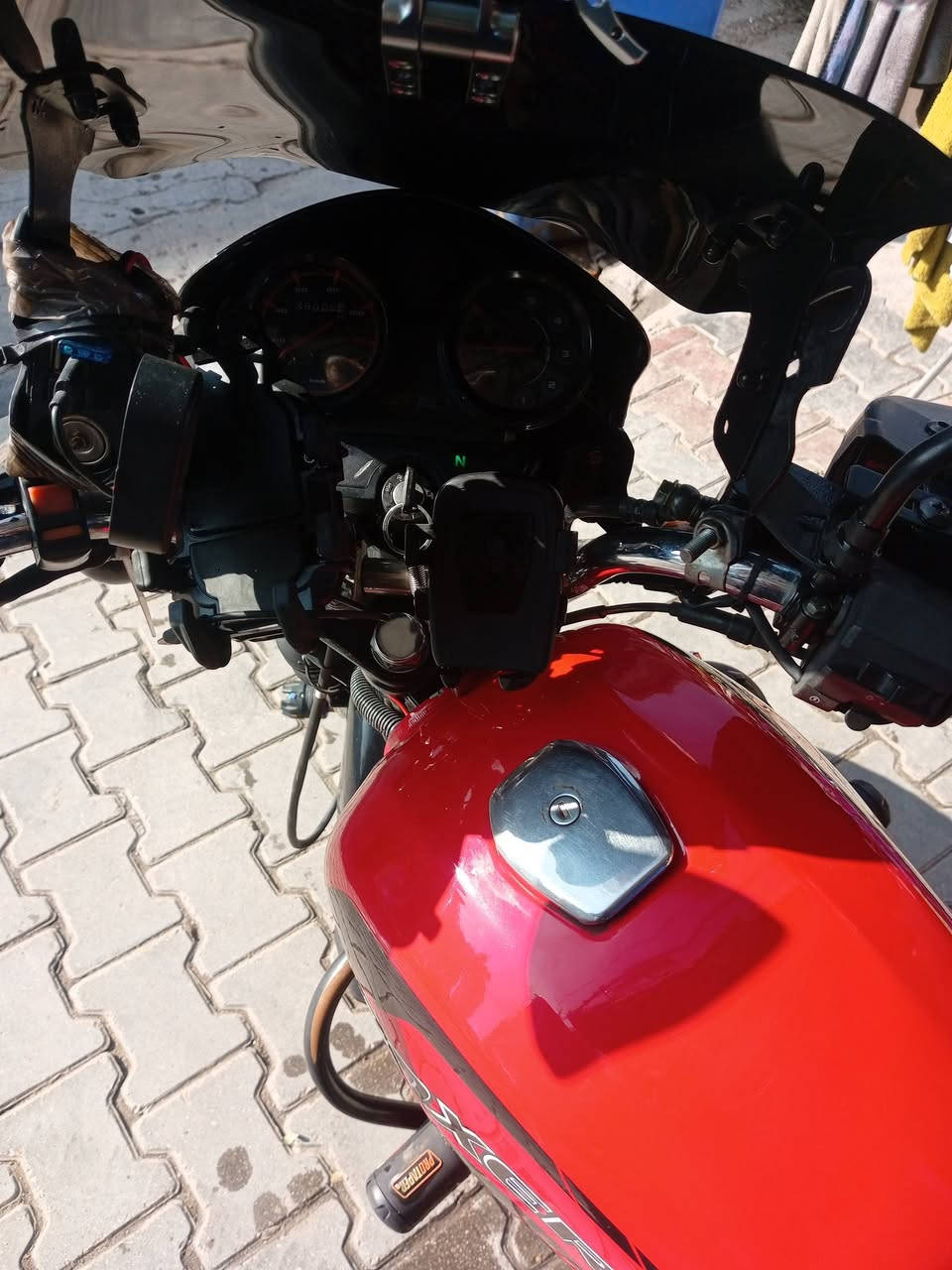 سلام عليكم
بوكسر موديل 21 مرقم بااسمي ثاني يوم احولك إذا تريد 
مكفولة تجي شوفها بعينك سعرها مليون 900
بيه مجال شي بسيط حك جية مكاني بغداد الكفاح هذا رقمي ***********
