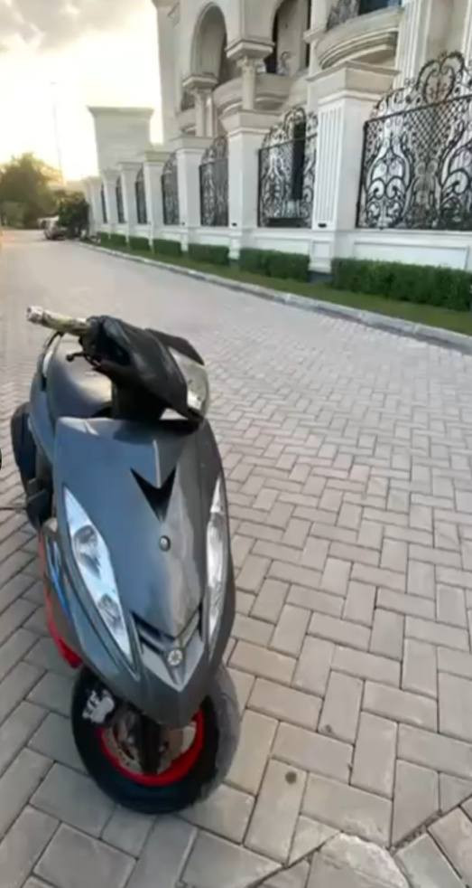 جي تي ار فيلي صارله شهر من نازله من شارع الضلال وموجوده المكاتبه مالته رايده مليون 50وبيه مجال 
***********
