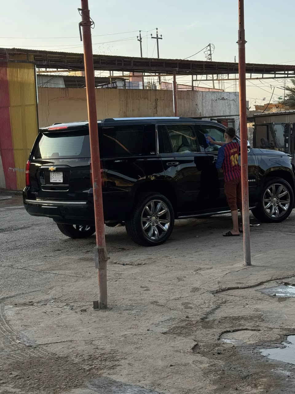 تاهو ٢٠١٥ LTZ فول ١/١
خليجيه مكفوله 

السياره بعدها عله وضع الشركه كلش جديده 
المكان ديالى بعقوبه 
***********
