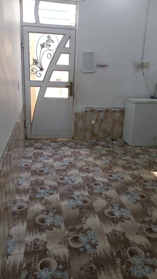 بيت زراعي للبيع المساحة ٥٠ متر شارع المطار مقابل باب الخروج السعر ١٧ قفل رقم واتساب *********** النجف, العراق
