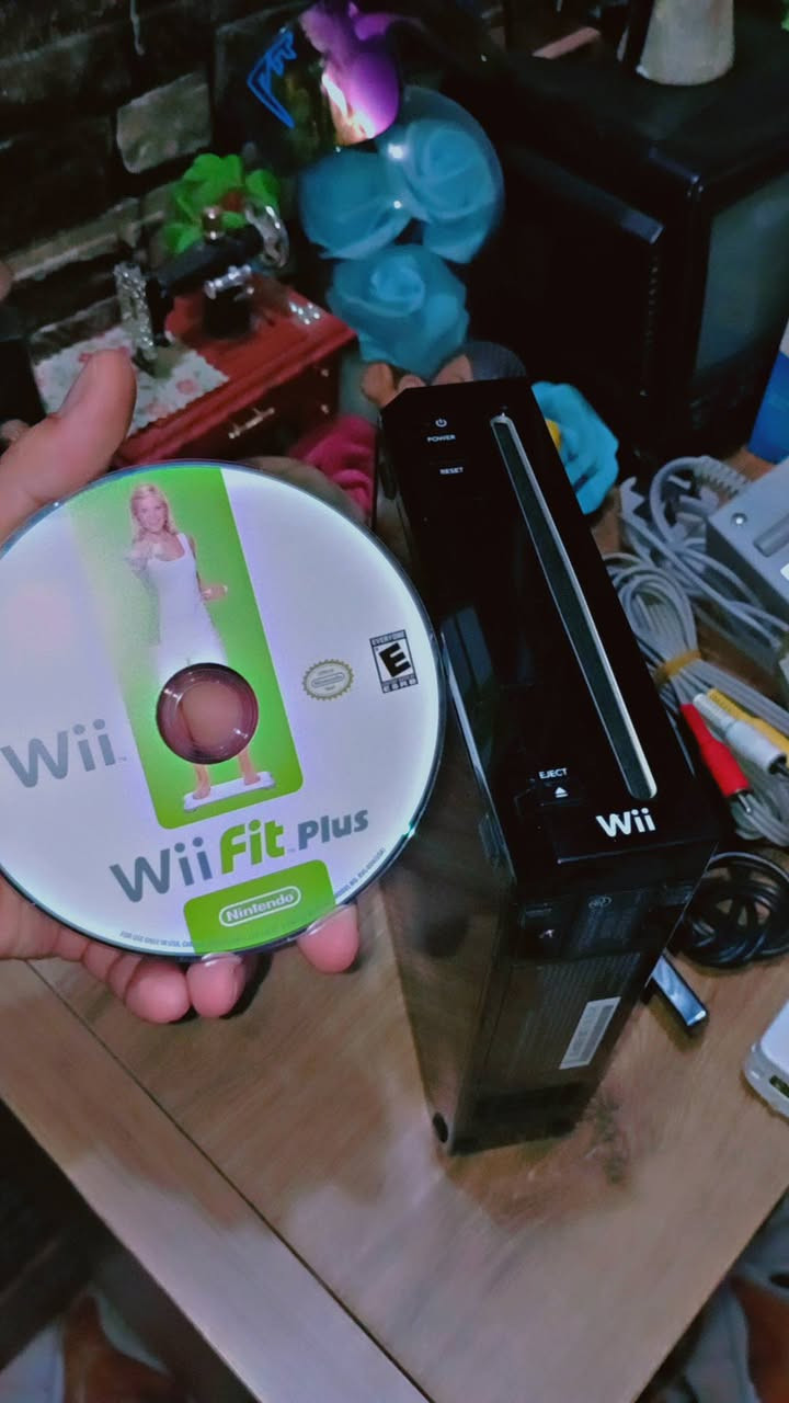 نينتندو Wii ريجن امريكي USA
كامل ملحقاته الاصلية وضع شركة يشغل اقراص طلقه عدسته  ويا قرص اصلي سعر ٤٠ مع توصيل


**إذا كنت صاحب هذا الإعلان وتريد حذفه لأي سبب، رجاءا أرسل رسالة إلى الدعم الفني**