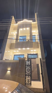 للبيع للبيع  80 متر  وجه 4 نزال 20 بناء 2025.  نضام الكامرات والسبالت ...