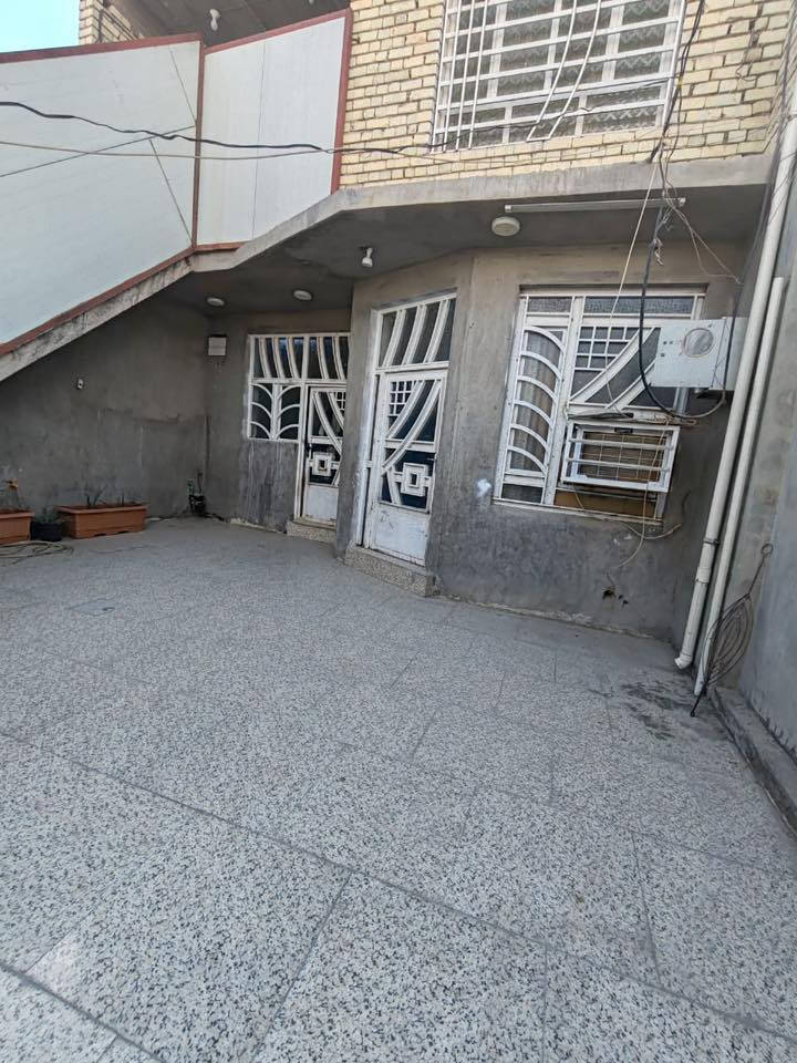 🏡 دار للبيع – طابو صرف | بناء حديث
📍 الموقع: المسيب – صوب البوحمدان، قريب من مخبز بغداد

📐 المساحة: ١٦٠ متر
🏗️ يتكون من طابقين – الطابق الثاني منفصل
🧱 البناء: طابوق مسلح + كونكريت
✨ التشطيب:
 •حزام سيراميك
 •أرضيات بورسلين

🔹 تفاصيل الطابق الأول:
 •استقبال: ٦ × ٣.٥
 •صالة: ٥ × ٤
 •مطبخ: ٤ × ٣
 •غرفتي نوم:
⭐️• ٥ × ٤
⭐️• ٣.٥ × ٣
 •صحيات داخلية وخارجية
 •منور
 •كراج سيارة كبير

🔹 الطابق الثاني:

نفس تفاصيل الطابق الأول تمامًا

💰 السعر على الخاص
📞 للاستفسار: ***********
🏢 مكتب عقار أهالي المسيب
حي المعلمين الثالثة – قرب جامع محمد الجواد
