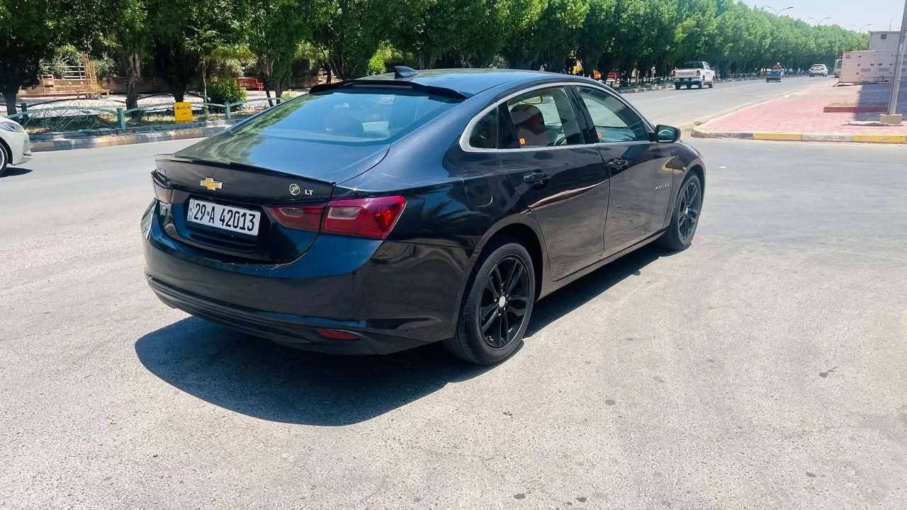 تحيه طيبه…❤️
سياره للبيع نوع شوفرليت ماليبو 
موديل ٢٠٢٢ 
رقم واسط معوقين  (المعوق)  بالكوت
مركز المدينه . وحاضر للوكاله بكل وقت 
لون نيلي .
وارد امريكي حادثها الجاملغ الامامي الايمن والباب والباب الخلفي  طخه ع كد شبر  وصبغ والبنيد بسبب طخه
بسيطه جدا بمقدار اصبعين ونصبغ والنتيجه بيها (٤) قطع صبغ بدون دواخل نهائيا
 لغد
 شاصي كله كفاله 
وعندي صور الحادث 
.
مكينه ١٥٠٠ تيربو صاروخ 🚀
كير اوتوماتيك 
شاشه كار بلي بلادي 
كامره دواره 
تبريد ثلج 
صدرها عالشركه بلادي
لايت زنون 
وماشيه ٥٠ الف فقط 
وسعرها (١٠٠) يعني بشده سعرها مناسب 
ومكانها  
كوت مركز المدينه 
 *********** 
 ***********
