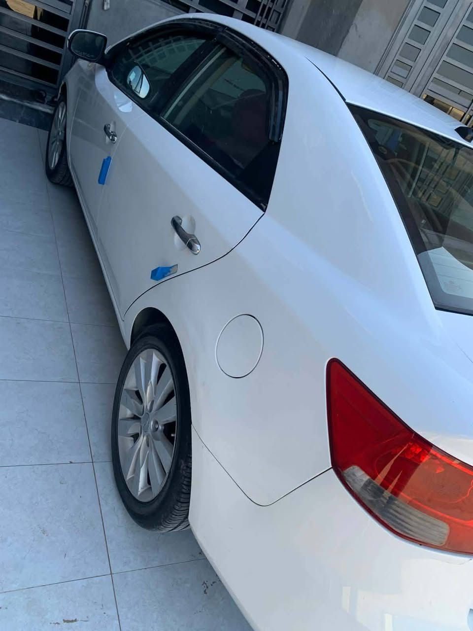 سيراتو ٢٠١٢مكينه ١٦٠٠ رقم بغداد بااسمي بيها صبغ حافة البنيد فقط والباقي كفاله السعر،١٠٧ وبيها مجال مكاني اسكندريه ***********
