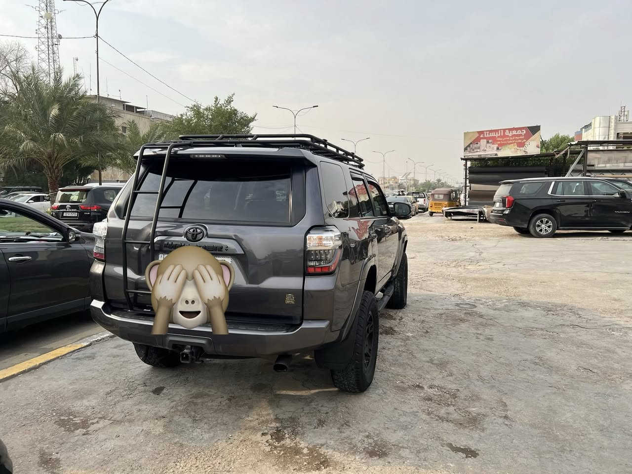 السلام عليكم
تيوتا فور رنر 2023  sr5  premium 

ماشي 42 مايل

2wd 

رقم بغداد 

حادث امريكا مرفق ضمن  الصور مصبوغ جاملغ وبنيد راديتر التبريد ما مبدله نفسها البلاد  

السياره اخذتها اني رقمتها. عليها كت كامل trd. مثل ما موضوح بالصور معلين السياره 4انج ونص  الكت كامل من امريكايعني شغل امريكا وتكدر تدخل وتشوف الصور بعدها بالمزاد نفس الي موجود حاليا 

فول مواصفات خمسه راكب 

مكاني اليرموك *********** 

السعر 31.5 $
