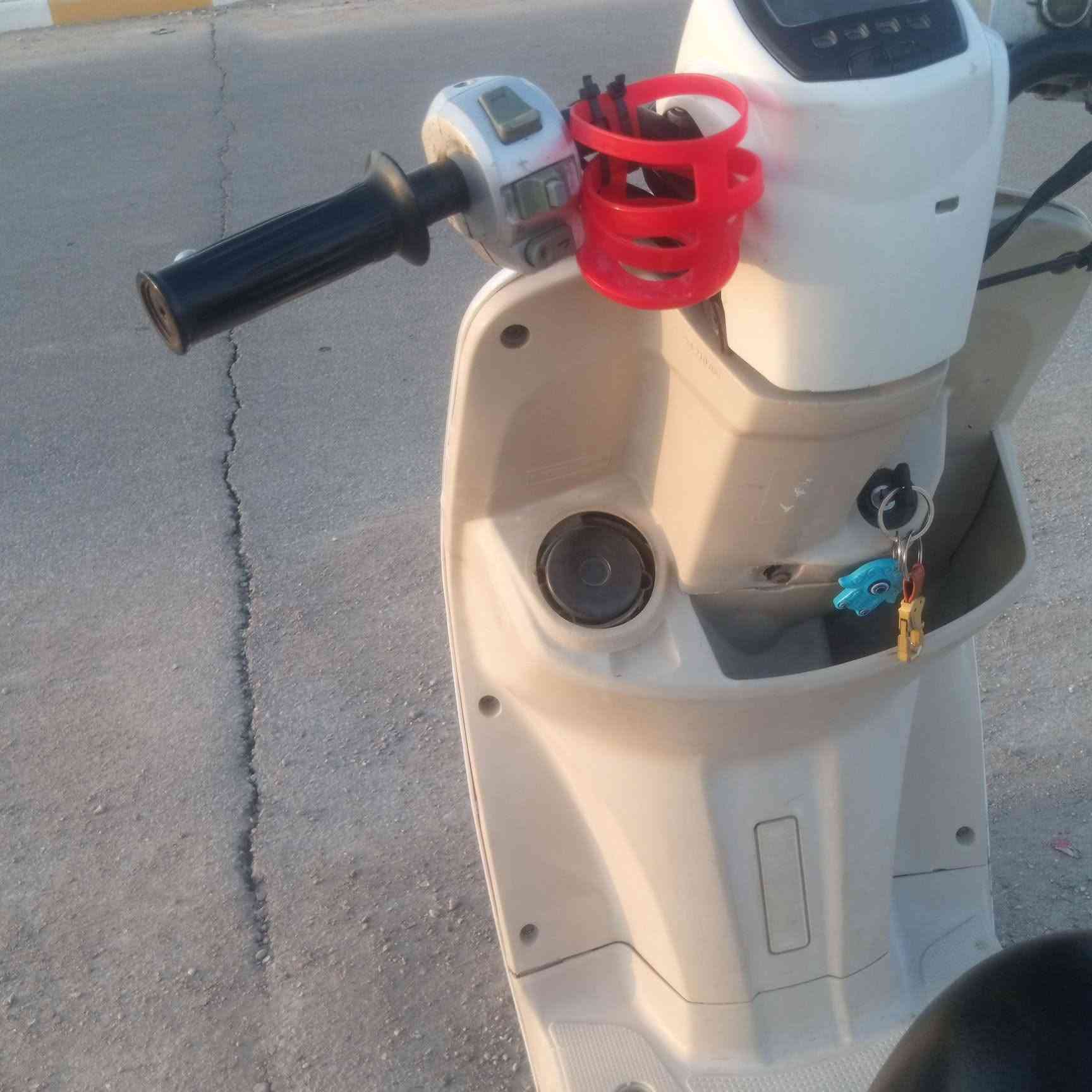 السلام عليكم للبيع ماكس بوليسي دراجه جاهزه شغاله نكره سلف لايت زنون اشاير بكلايت كامله الدراجه نوزل السعر 700 وبيه مجال 
للاستفسار الرقم / ***********واتساب مكاني شطره

