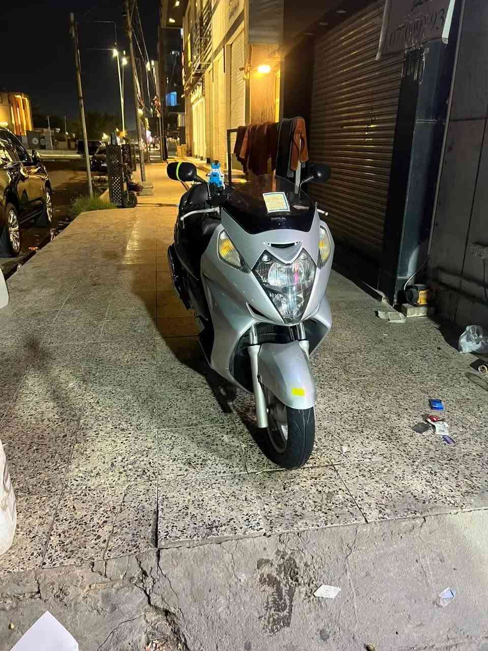 السلام عليكم  البيع درجه  سلفر ونج  400 درجه  بحالت الوكله الدرجه فوال موصفات  الدرجه ماشيه  الدرجه  12 الف الرقم ***********
