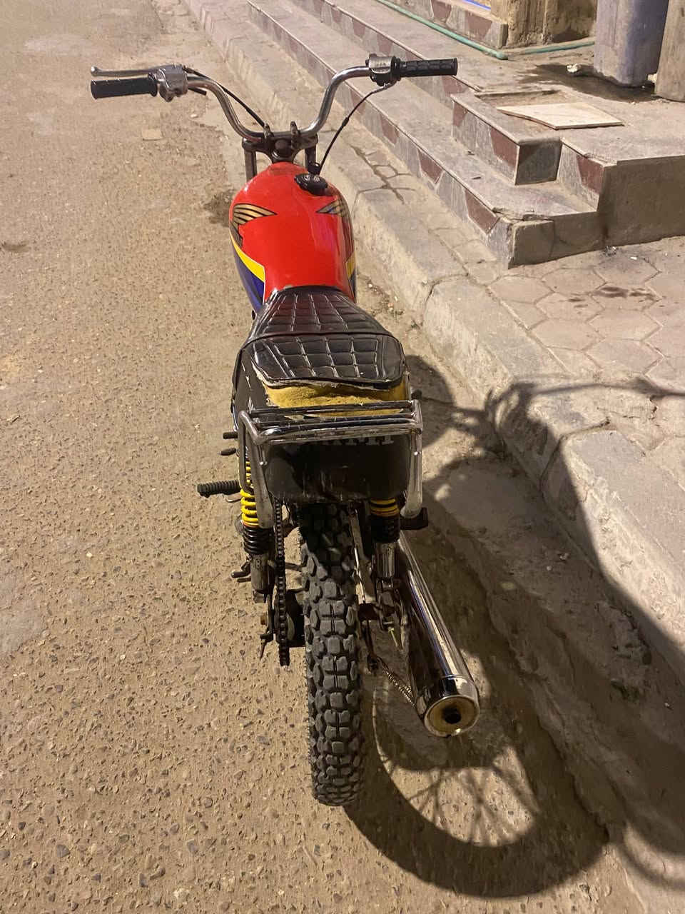 دراجه للبيع السعر مناسب الشراي يجي *********** مكاني بصره كرمه علي وكل الهلا بل جميع
