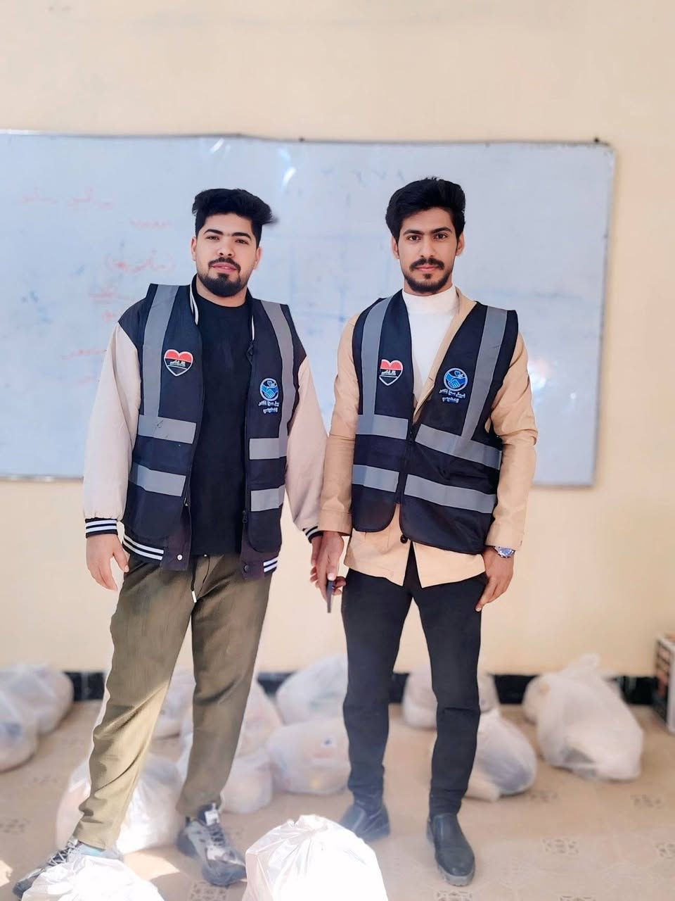 بفضل الله وبجهود أهل الخير أقام #فريق_سوا_نكدر_التطوعي حملة #دينار_الرحمة
 والتي تم خلالها تسليم (75) تجهيزات شتائية متكاملة شملت الملابس والأحذية والقماصل والجوارب والبطاطين والبردات والفرشات لتكون عوناً لهم في أيام البرد القاسية كما تم ضمن الحملة تسليم صوبات وسلال غذائية حرصاً على توفير الاحتياجات الأساسية للعوائل الكريمة وقد قدم جزء من هذا العطاء بنية وثواب أرواح أشخاص أموات ذكرت أسماؤهم حباً ووفاءً لهم 
سائلين الله أن يتقبل من جميع المتبرعين ويجعل ما قدموه رحمة وسعة في أرزاقهم وأجراً عظيماً لمن أخلص نيته لوجه الله تعالى. 
نرجو قراءة سورة الفاتحة إلى جميع أموات شيعة أمير المؤمنين عليه السلام وبالأخص أموات المتبرعين وأن يجعل الله هذا العمل في ميزان حسنات كل من ساهم ودعم وكان سبباً في وصول هذا الخير إلى مستحقيه ويطيب لنا أن نتقدم بجزيل الشكر والامتنان لكل متطوعي فريق سوا نكدر التطوعي ولكل من تبرع وتعاون وساند فبجهودكم وتكاتفكم يستمر العطاء ويكبر الأثر
للتواصل مع فريق سوا نكدر التطوعي ***********
#فريق_سوا_نكدر_التطوعي
#دينار_الرحمة
