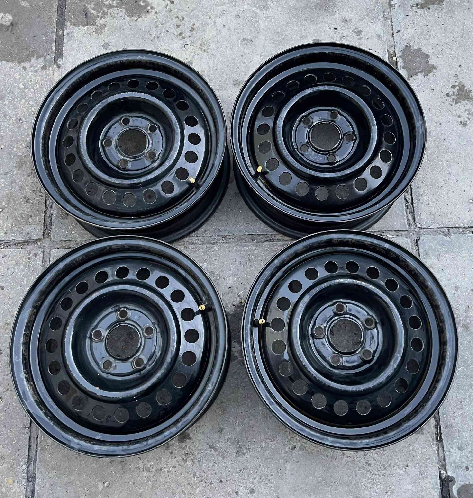 السلام عليكم البيع تخم وياله سلبرتي حجم 14كوراله
شرط البلنص جدد 💯
مكاني حريه 
***********
