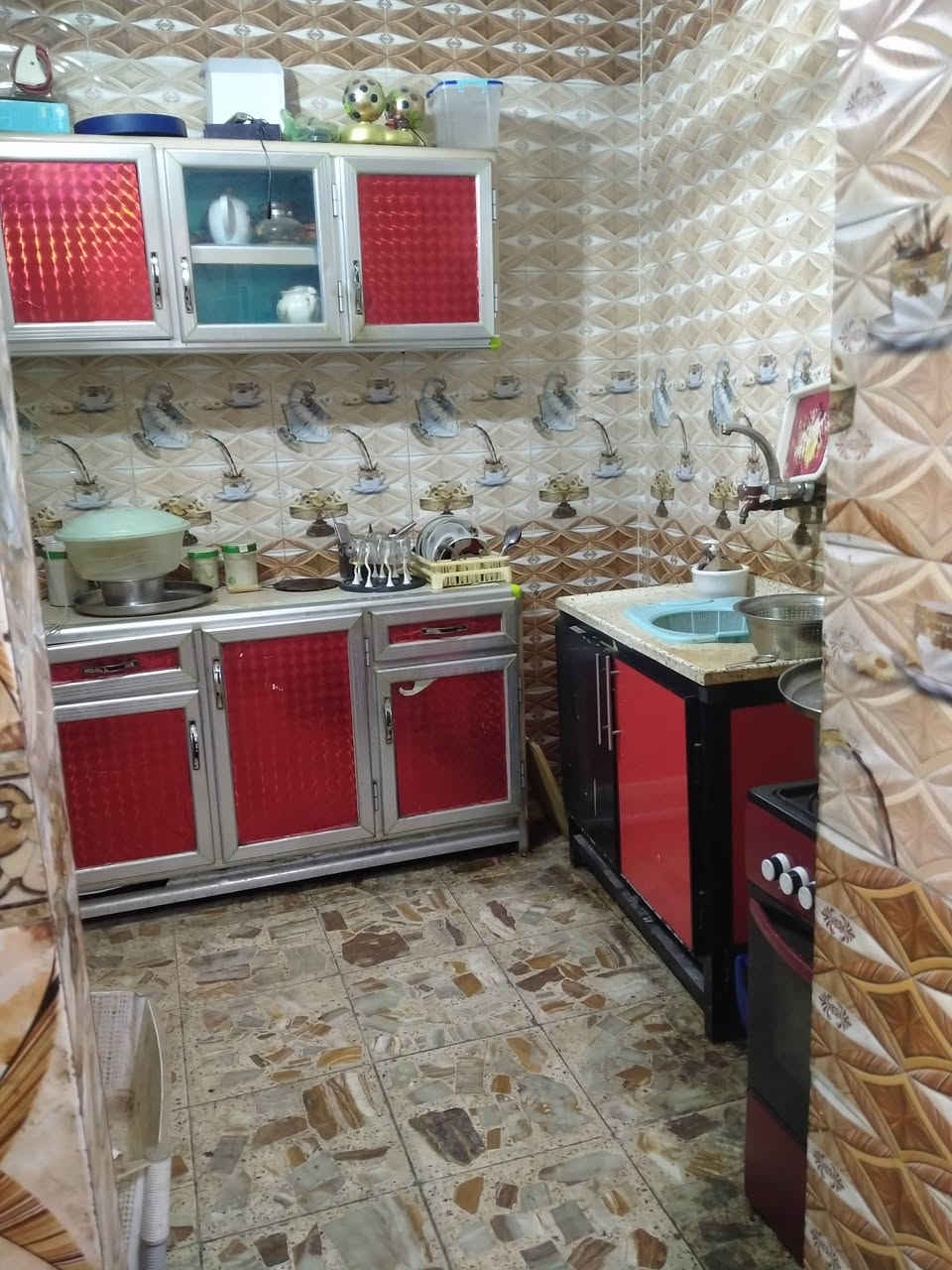 سلام عليكم بيت للبيع زعفرانيه شارع محهد حنيبت قرب سواق تفاحه ***********
