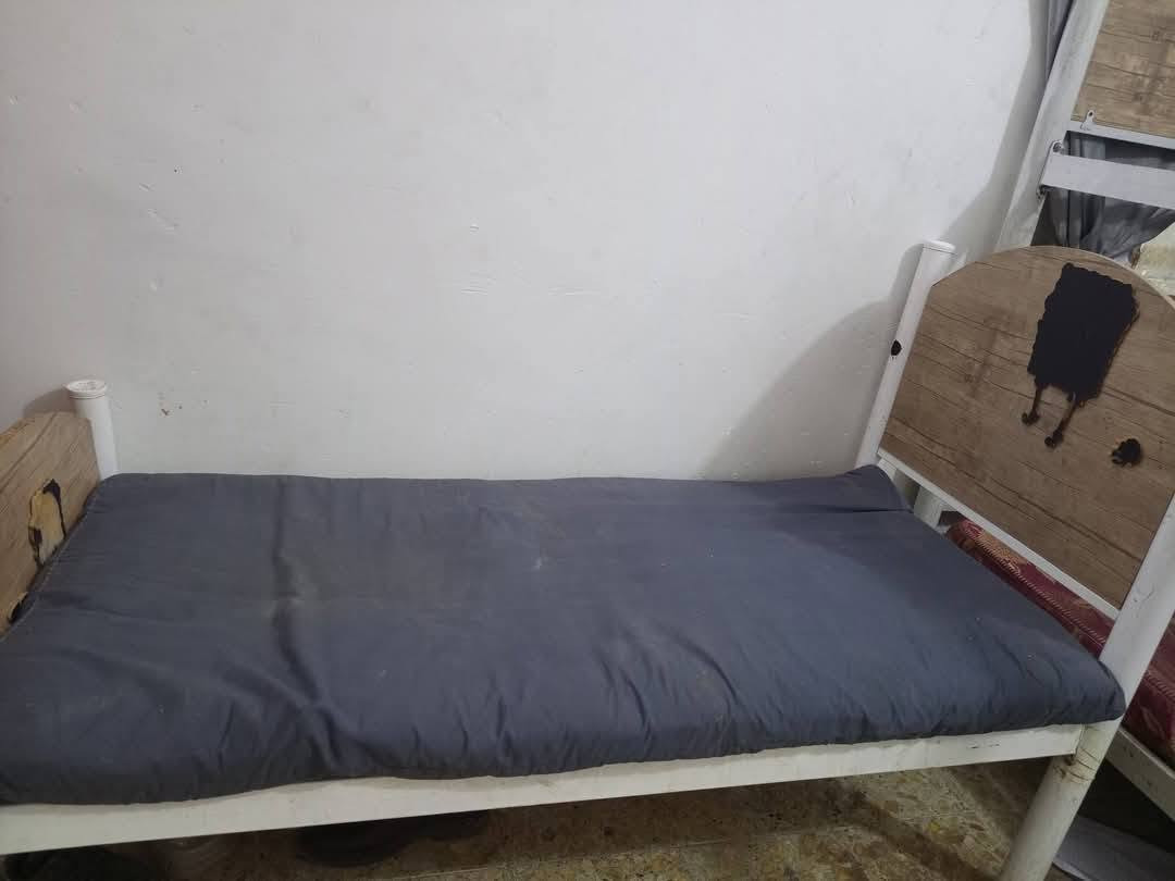 جربايه ويها فراشها وكطن ديباج مال مخده مابيها شي بس القاعده يرادلها لحيم ١٥قفل والتخم تسكام بس القماش يرادله تبديل اني مسويتله كفر قفله ٥٠ويا هديه براد يشتغل بس المي الحار


**إذا كنت صاحب هذا الإعلان وتريد حذفه لأي سبب، رجاءا أرسل رسالة إلى الدعم الفني**