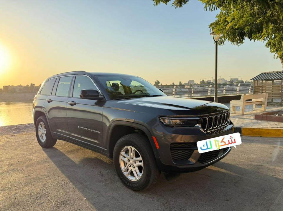جيب كراند شيروكي  2023  رقم بغداد
5 راكب 
‎السياره ماشيه 11500 الاف ميل يعني زيرو..
‎محرك 6 سلندر ..
‎نظام اوتو ستارت ..
‎نظام sport..
‎رادار امامي وخلفي ..
‎حساسات خلفيه..
‎مثبت سرعه ومانع انزلاق..
‎ مانع اصطدام امامي وخلفي ..
‎تحذير الخروج عن المسار وتحذير النقطه العمياء ..
‎كير ماوس ..
‎شفتات ستيرن .. 
‎حادث السيارة جداً بسيط فقط الجاملغ الامامي اليمين بدون ايرباك ولا دواخل واجه بيه من امريكا كلير البنيد والجاملغ الامامي اليسار بدون ضربه مجرد كلير ..
‎مكان السياره بغداد ..
‎السعر المطلوب :27300$وبيه مجال بسيط حك الجية
*********** واتساب فقط
