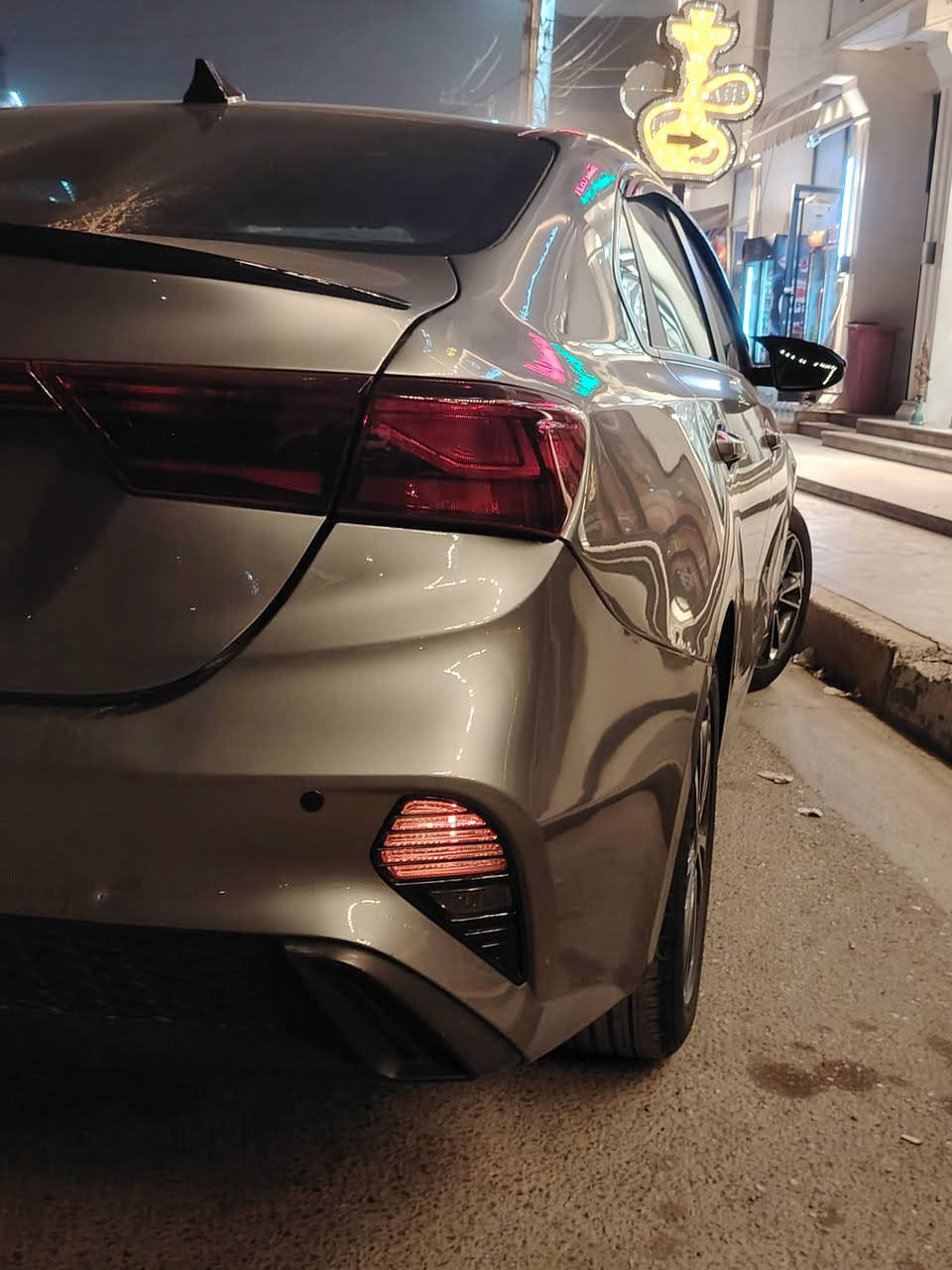 السلام عليكم للبيع كيا فورتي 2022 ماشية 79ميل حادثه صندوك بدون ايرباك سعر 150 وبي مجال 
للتواصل واتساب ***********
