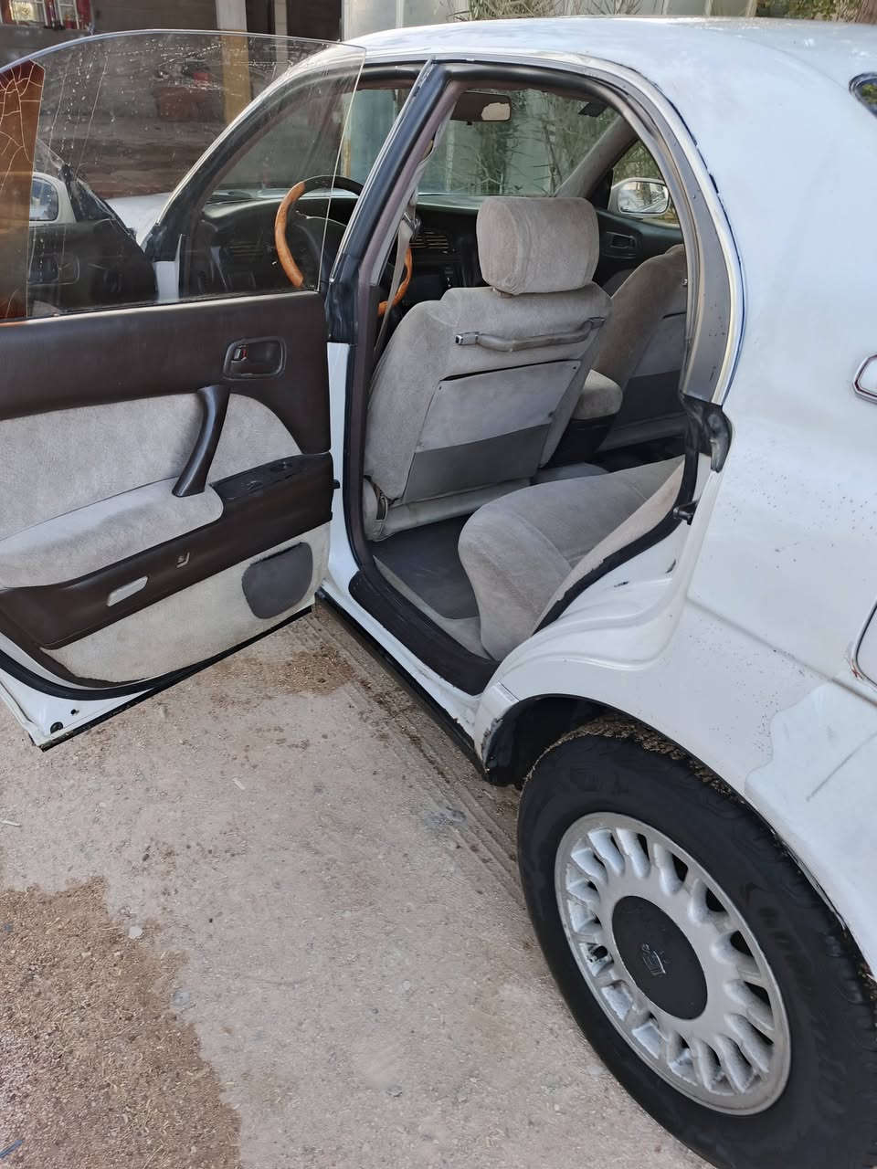 للبيع بطه منفصل  مديل 95  رقم بصره مشروع وطني سنويه 2030 محرك 2.5 ديلكو راعيها موجود يريد تحويل  مكفوله من الكص والنقل  محرك وكير كفاله  حداديه نص  تبريد يحتاج شوي ترتيب كهربائيات كله شقال بدي شوف العين مكان السياره بصرة  قضاء الفاو  السعر 47 وبيها مجال


**إذا كنت صاحب هذا الإعلان وتريد حذفه لأي سبب، رجاءا أرسل رسالة إلى الدعم الفني**