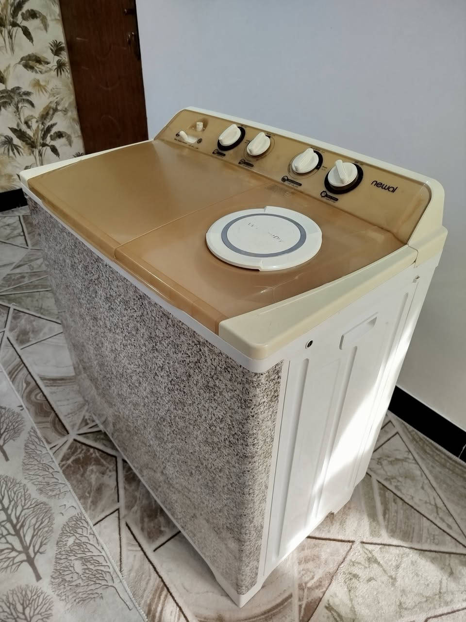 للبيع غساله حجم 20 كيلو جاهزه غسل وتنشيف سعر 85 فقط البيبان ينشلعن مكاني كربلاء حي العامل ***********👈*********** واتساب وماسنجر موجود
