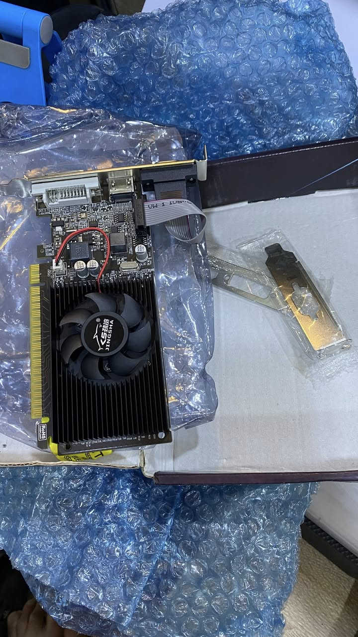 السلام عليكم كارت شاشة بهذا الشكل 
شتريته من البالة وما عندي مكان افصحه الي يفيدة يخلي سعر وبالعافيه توصيل موجود


**إذا كنت صاحب هذا الإعلان وتريد حذفه لأي سبب، رجاءا أرسل رسالة إلى الدعم الفني**