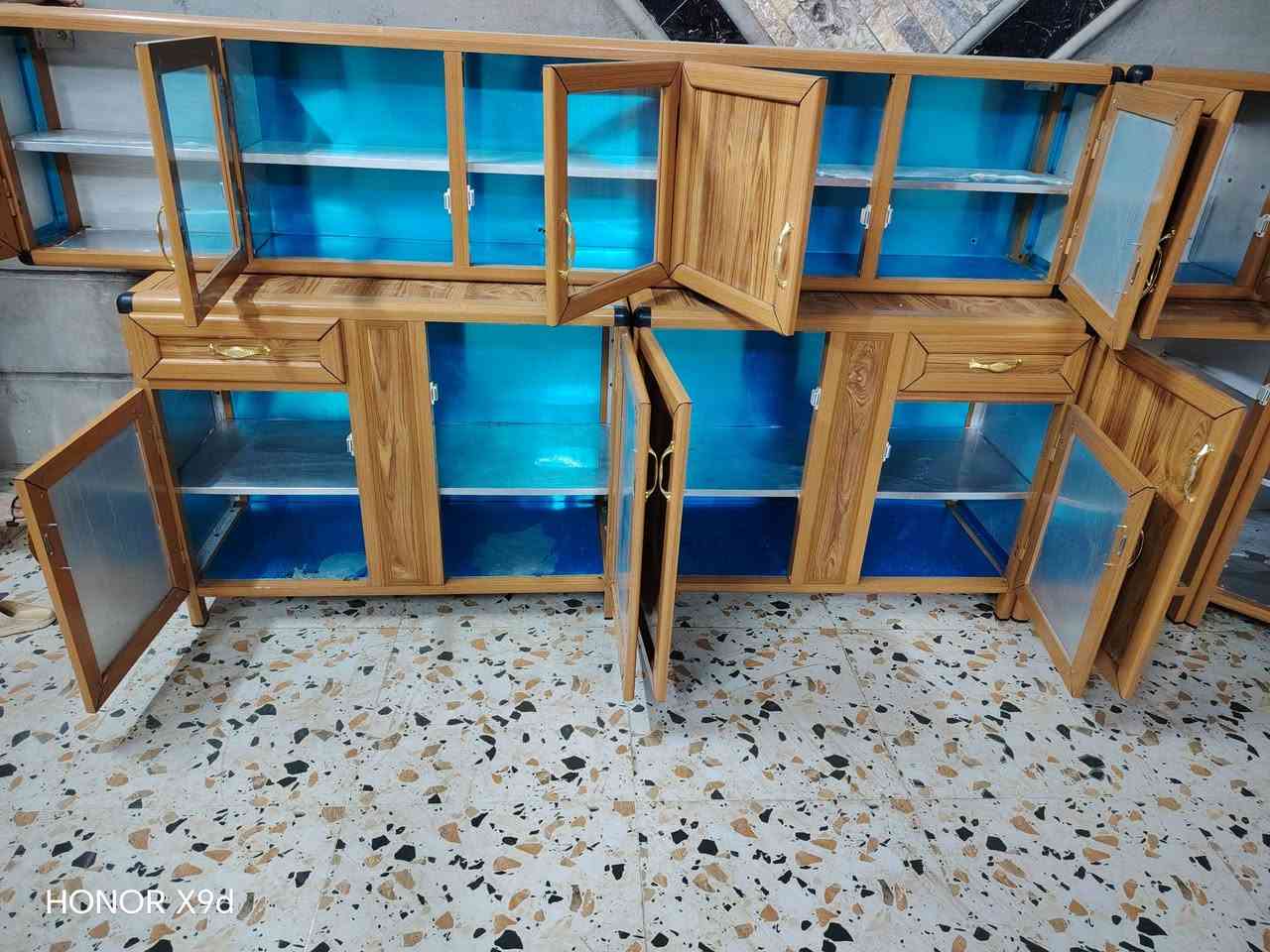 كاونتر 3امتار ونص وسنك متر ونص مرمر جديد نضيف مابي عيب السعر 400 وبي مجال ***********
