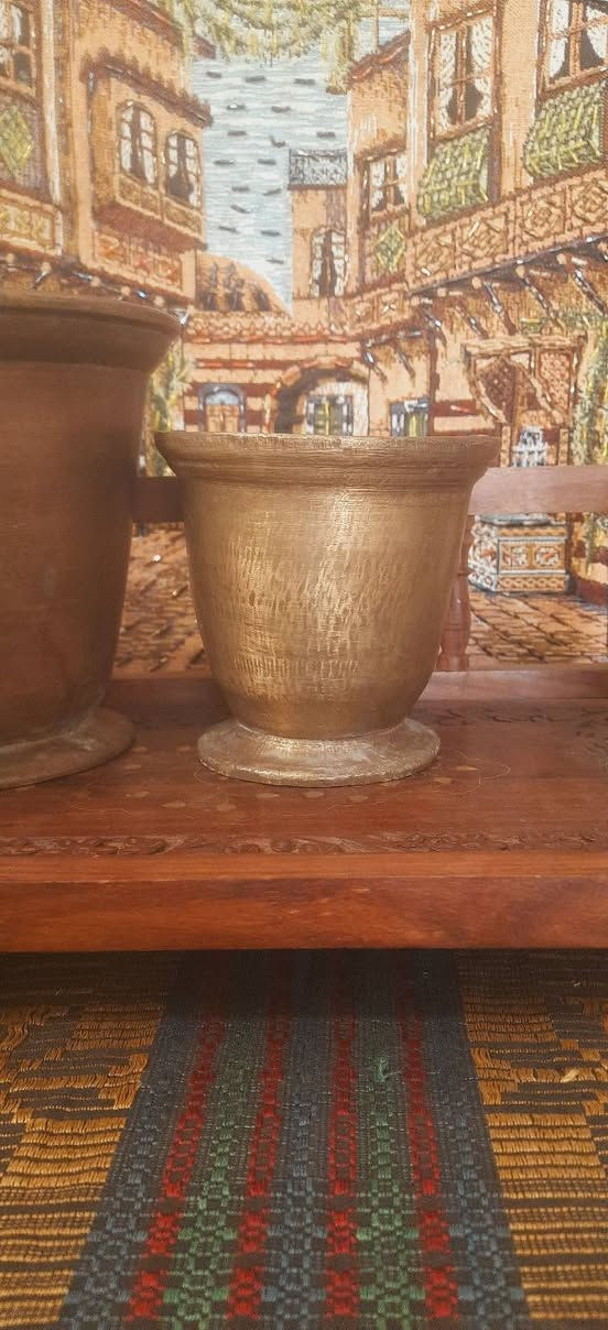 هاونات عدد 2 قياس 17 مع يده وقياس 13 بدون يده سعر الاثنين 125 الف مع توصيل نهائي ***********
