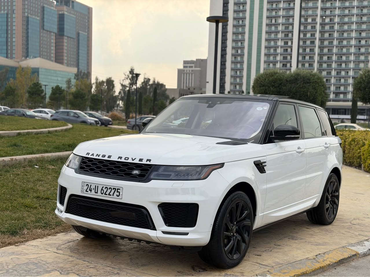 Range rover    Sport   V6     2022     Hse 🔥

‎اخوان  سيارة وارد  امريكي  كلين  كلين    مكفول كفالة عامة  صبغ تعديل مابي 
‎گير محرك حدادي سنوي كلشي جديد   شرت  فحس سونر  

‎موديل   2022

‎مواصفات      فول 1/1
4*4
داخل بيجي بلادي 
 انارات داخلي
دوسات كهرباي 
‎كشنات حار و بارد

  
‎بانوراما
‎سندوك شفط
‎جگات تصعد و نتزل  
‎كاميرة 
‎سماعة   ميدريان
‎  كيج اليكتروني
‎ حساس خلفي امامي
‎رادار ورا 
Auto stop 
‎نيظام   Eco sport normally 
‎  لايت   ليدات و زينون متحرك 

‎سيارة    رقم   سنوي هزة جديد باسمي تحويل وكالة نفس يوم

‎        🔥495$    سعر

   

‎مكان سيارة اربيل 
  
***********
*********** أربيل, العراق
